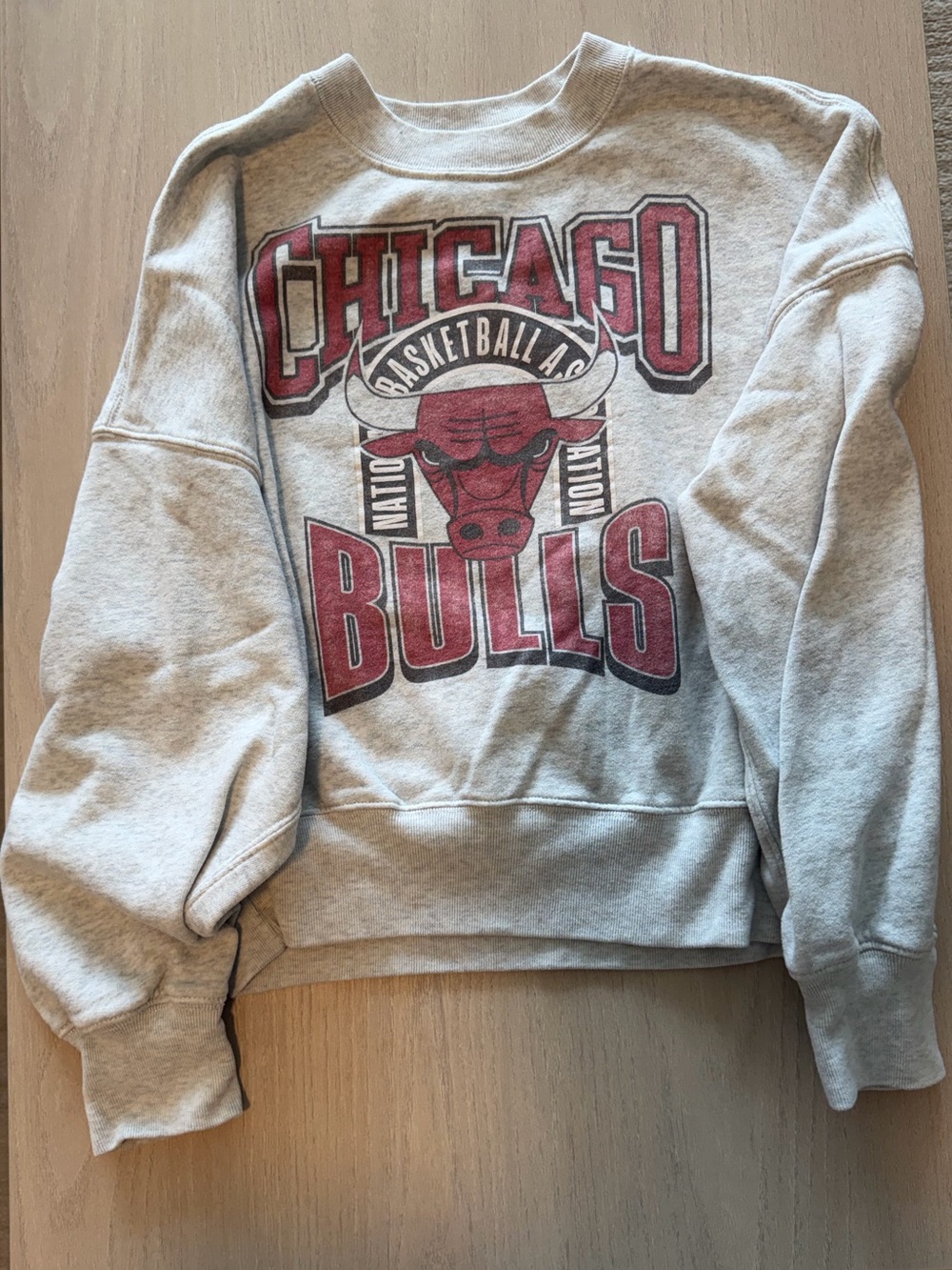 Cropped Chicago Bulls Gray Crewneck Sweatshirt - Abercrombie
